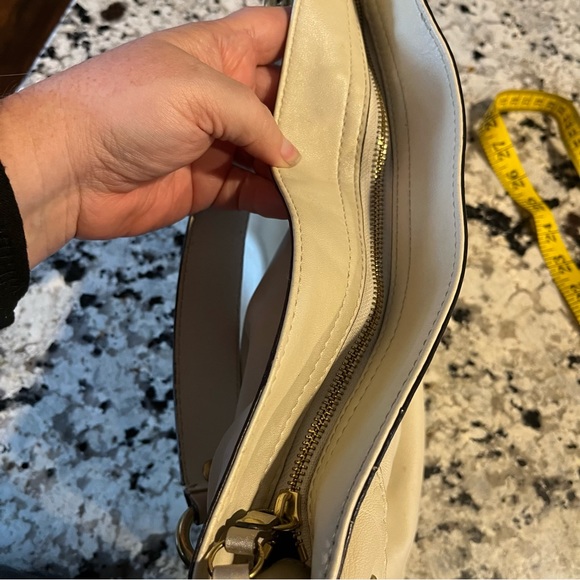 COACH M1082-F12671 Zoe Hobo Shoulder Bag cream winter white gold lt blue lining - Picture 8 of 13